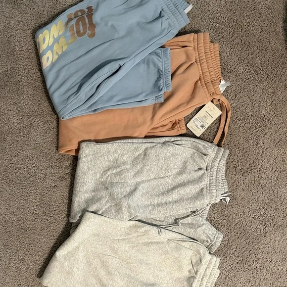 Fabletics Joggers bundle - Picture 3 of 4